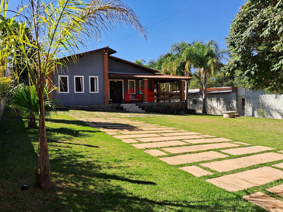 Casa à venda com 3 quartos, 400m² - Foto 1