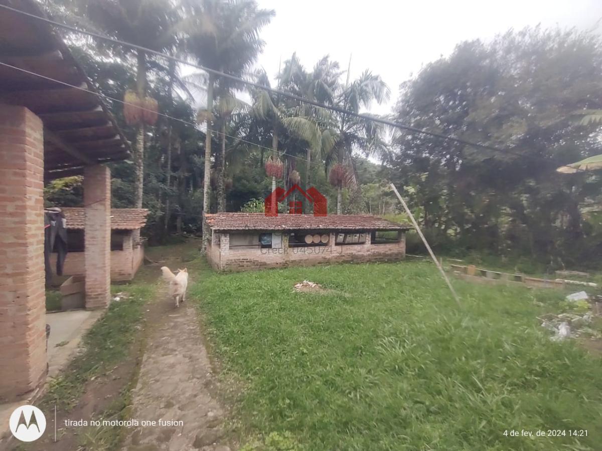 Chácara à venda com 8 quartos, 600m² - Foto 35