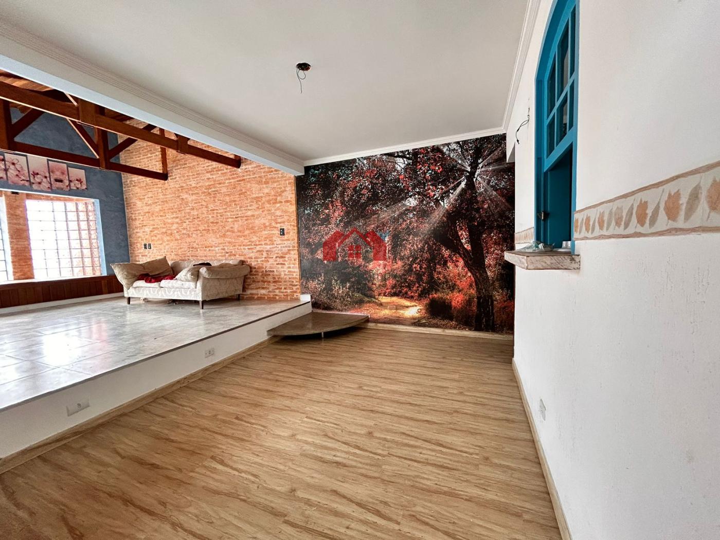 Casa à venda com 3 quartos, 170m² - Foto 2