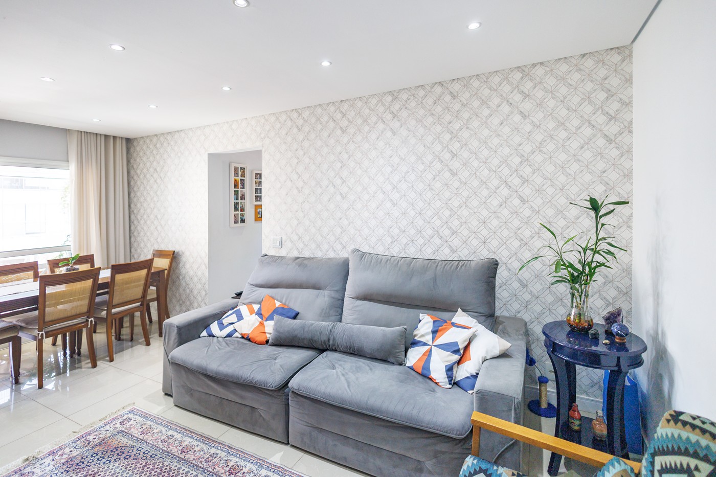 Apartamento à venda com 3 quartos, 96m² - Foto 2