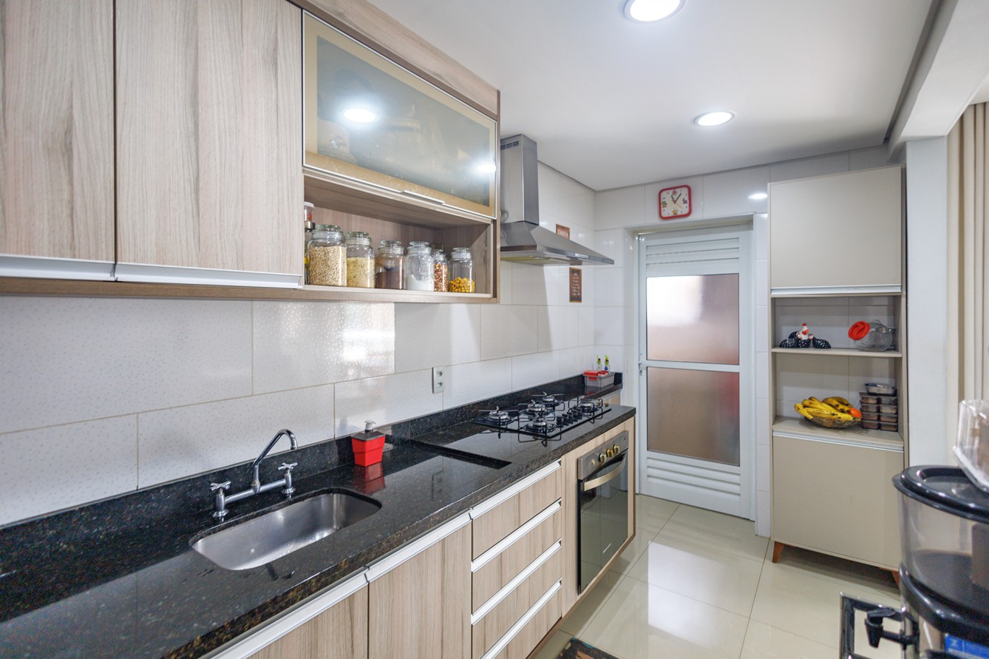 Apartamento à venda com 3 quartos, 96m² - Foto 7